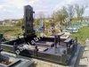 Мемориальный комплекс EK_605 для двоих, с фигурной оградой из габбро