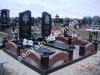 Мемориальный комплекс EK_614 для двоих из красного гранита и габбро,с фигурной оградой