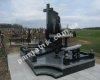 Мемориальный комплекс EK_505 с фигурной оградой из серого гранита