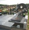 Мемориальный комплекс EK_553 для двоих, из серого гранита, с фигурной оградой