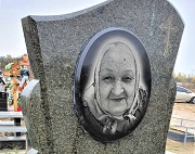 Пам'ятник для бабусі на могилу, замовити пам'ятник літній жінці Пам'ятник для бабусі на могилу