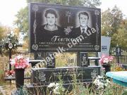 Пам'ятник для двох