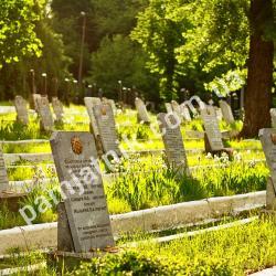 Пам'ятники воїнам Другої Світової Війни