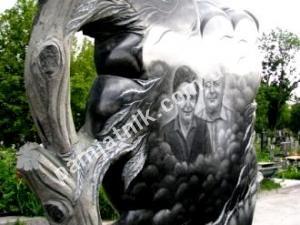 Ексклюзивний пам'ятник-дерево із габро, модель 81