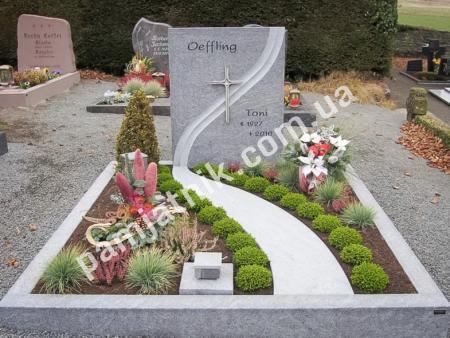 Європейські та католицькі пам'ятники