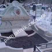 Європейські та католицькі пам'ятники