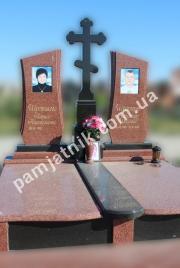 Ексклюзивний подвійний пам'ятник із хрестом 2-009 із лезниковського граніту