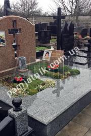 Ексклюзивна подвійна пам'ятка з повітряним хрестом 2-027 з міжеричного граніту.