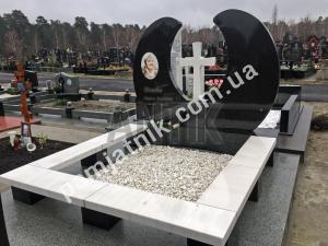 Ексклюзивний подвійний пам'ятник з хрестом із габро та білого мармуру, модель 2-030