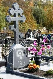 Ексклюзивний одинарний пам'ятник із фігурним хрестом 1-00104 із костівського граніту