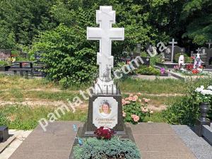 Ексклюзивний одинарний пам'ятник із хрестом із білого мармуру, модель 2-003