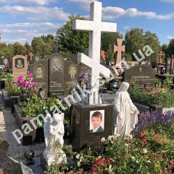Одинарний пам'ятник із мармуровим хрестом на могилу 2-004