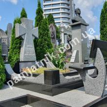 Центральна Алея Байкового цвинтаря