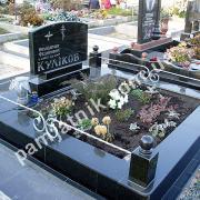 Стандартний подвійний пам'ятник із цоколем