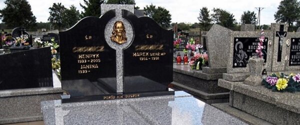 Європейські та католицькі пам'ятники