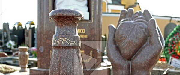 Гранітні скульптури на кладовище