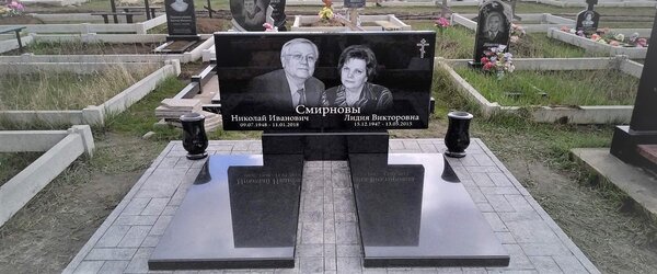 Стандартні пам'ятники з граніту