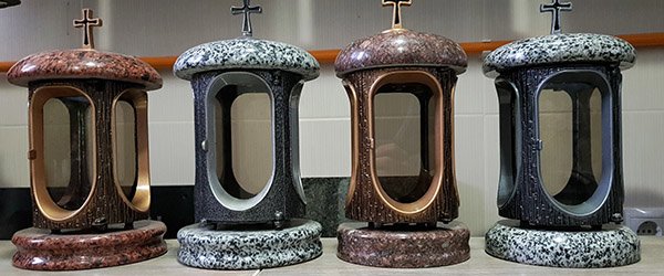 Вазы из гранита
