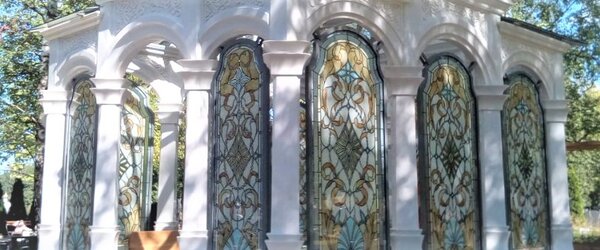Вітражні пам'ятники – унікальний дизайн від ЗАТ Антик